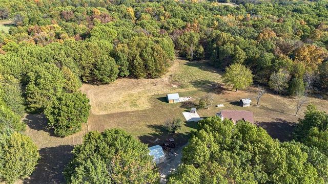 1140 N 100th Road, Baldwin City, KS 66006