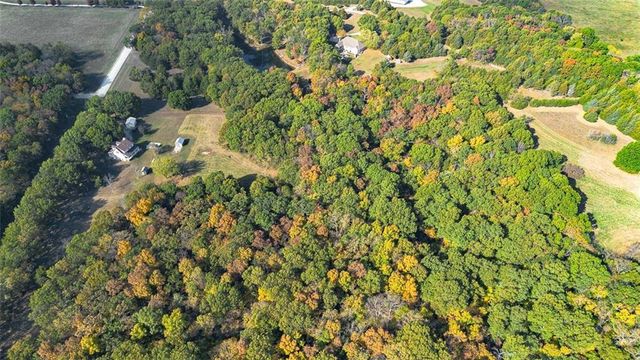 1140 N 100th Road, Baldwin City, KS 66006