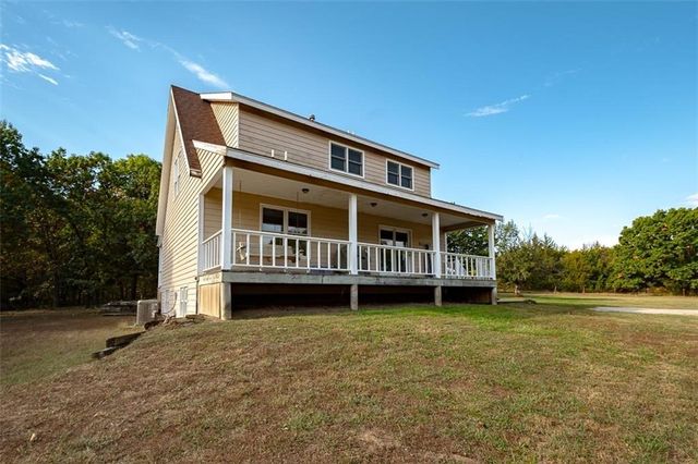 1140 N 100th Road, Baldwin City, KS 66006