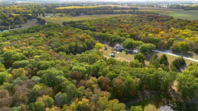 1140 N 100th Road, Baldwin City, KS 66006