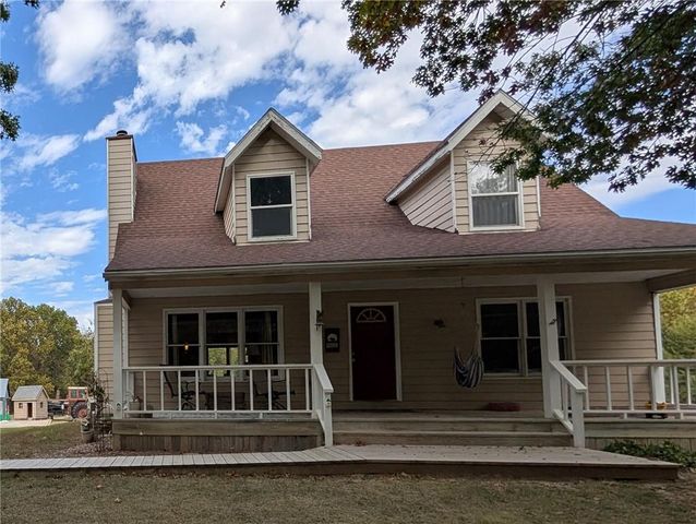 1140 N 100th Road, Baldwin City, KS 66006