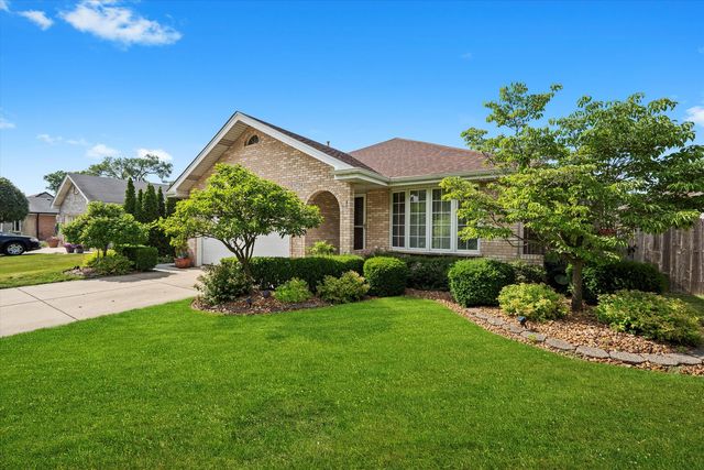 5724 W 82nd Place, Burbank, IL 60459