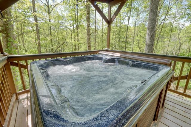 113 Sunrise Court, Blue Ridge, GA 30513