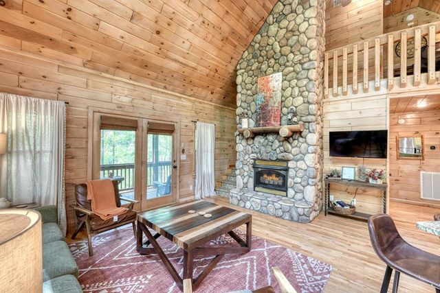 113 Sunrise Court, Blue Ridge, GA 30513