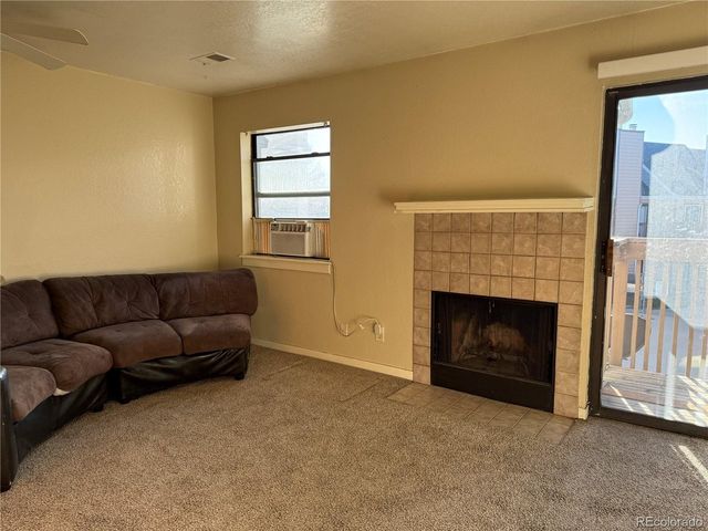 225 E 8th Ave C14, Longmont, CO 80504