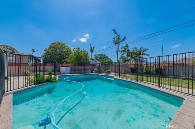 1832 E Eckerman, West Covina, CA 91791