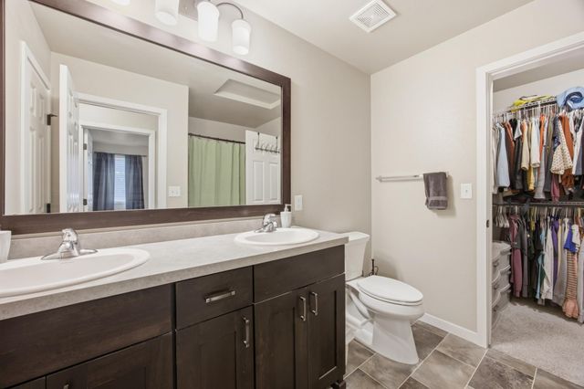 2581 66th Avenue S, Fargo, ND 58104