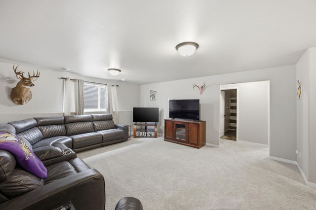 2581 66th Avenue S, Fargo, ND 58104