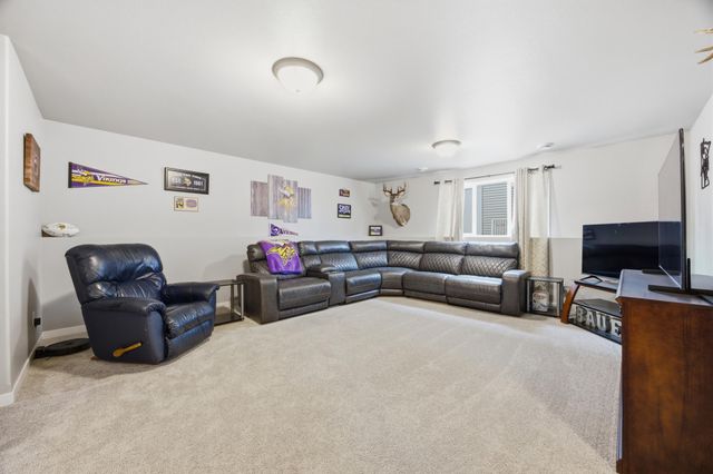 2581 66th Avenue S, Fargo, ND 58104