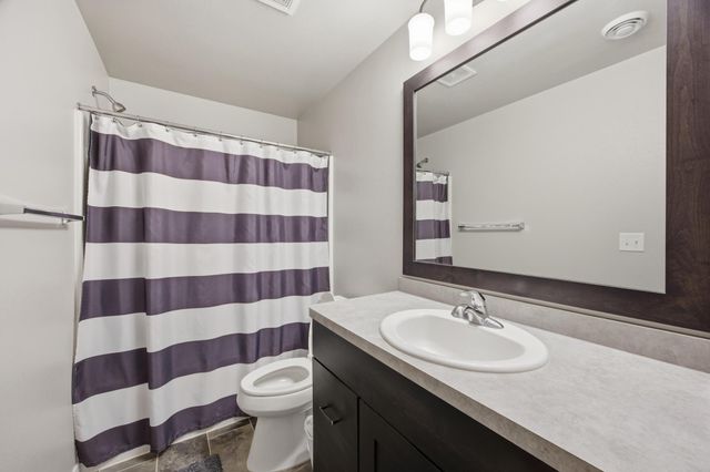 2581 66th Avenue S, Fargo, ND 58104