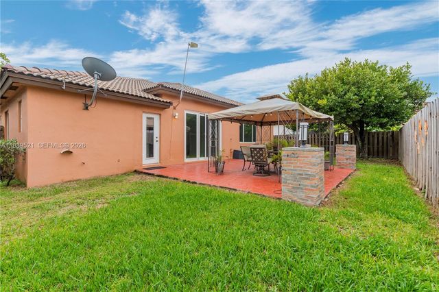 3591 NE 10th Dr, Homestead, FL 33033