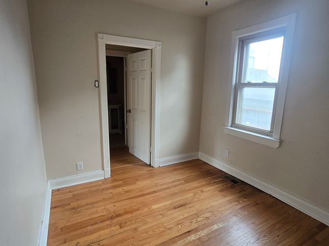5750 W 65th Street, Chicago, IL 60638