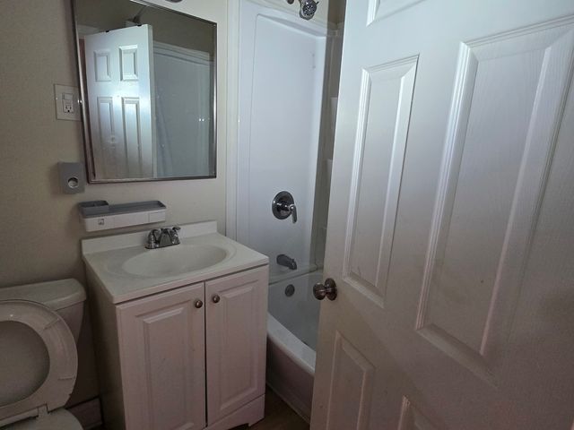 5750 W 65th Street, Chicago, IL 60638