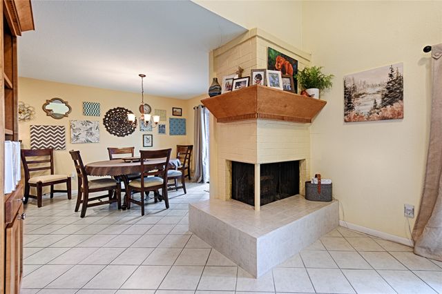 2954 Woodcroft Circle, Carrollton, TX 75006