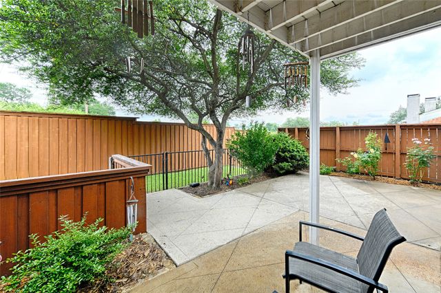 2954 Woodcroft Circle, Carrollton, TX 75006
