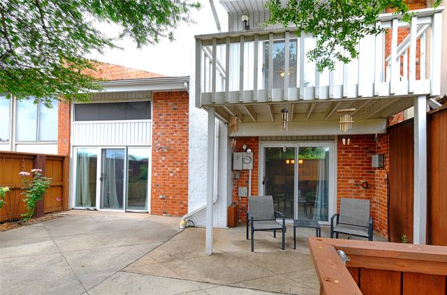 2954 Woodcroft Circle, Carrollton, TX 75006