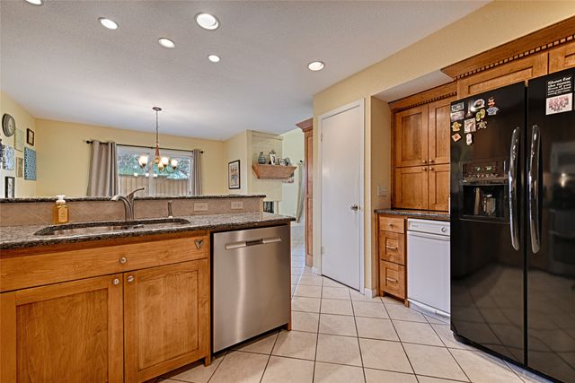 2954 Woodcroft Circle, Carrollton, TX 75006