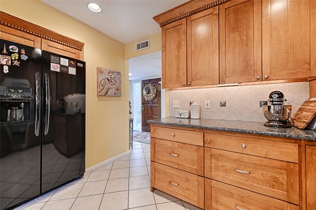 2954 Woodcroft Circle, Carrollton, TX 75006
