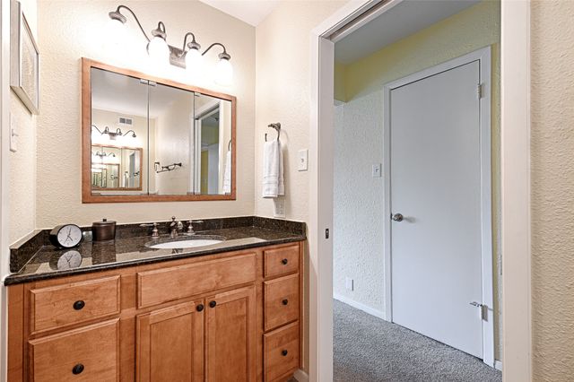 2954 Woodcroft Circle, Carrollton, TX 75006