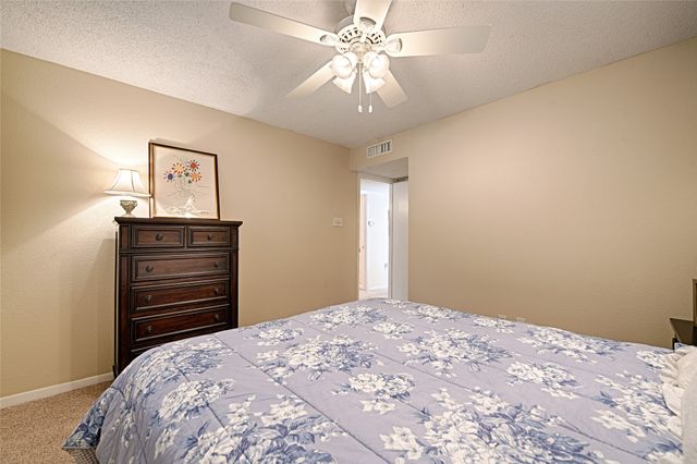 2954 Woodcroft Circle, Carrollton, TX 75006