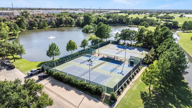 2954 Woodcroft Circle, Carrollton, TX 75006