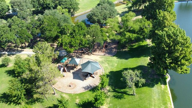 2954 Woodcroft Circle, Carrollton, TX 75006