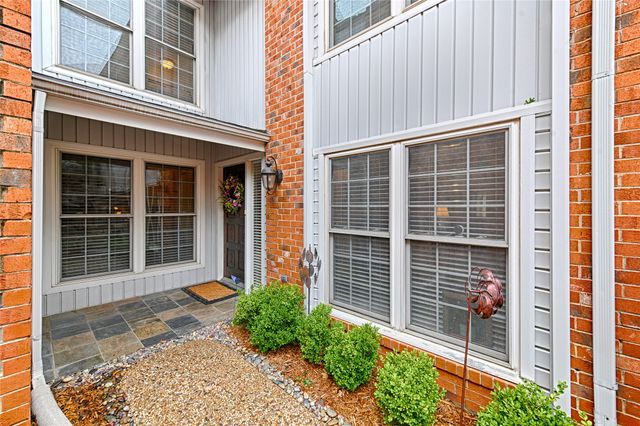 2954 Woodcroft Circle, Carrollton, TX 75006