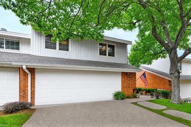 2954 Woodcroft Circle, Carrollton, TX 75006
