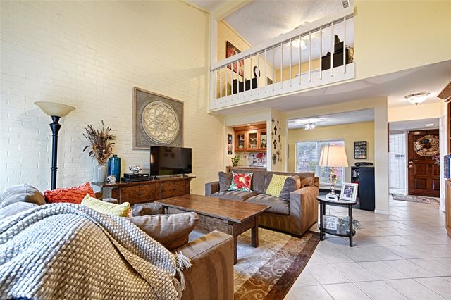 2954 Woodcroft Circle, Carrollton, TX 75006