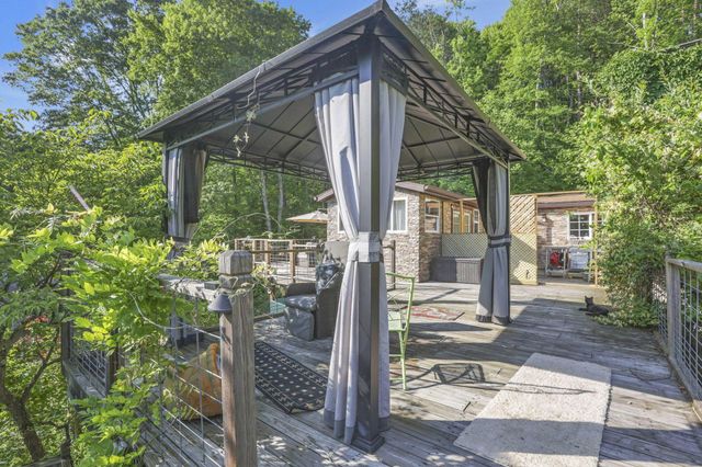 11097 Frasure Helber Road, Logan, OH 43138