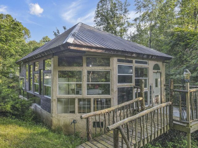 11097 Frasure Helber Road, Logan, OH 43138