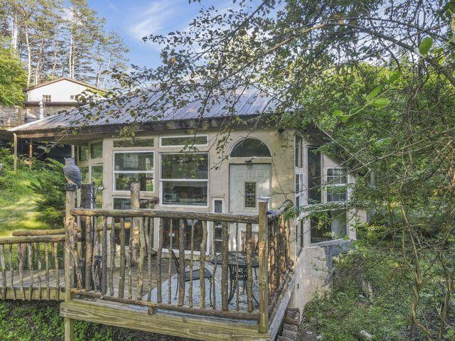11097 Frasure Helber Road, Logan, OH 43138