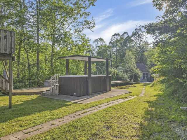 11097 Frasure Helber Road, Logan, OH 43138
