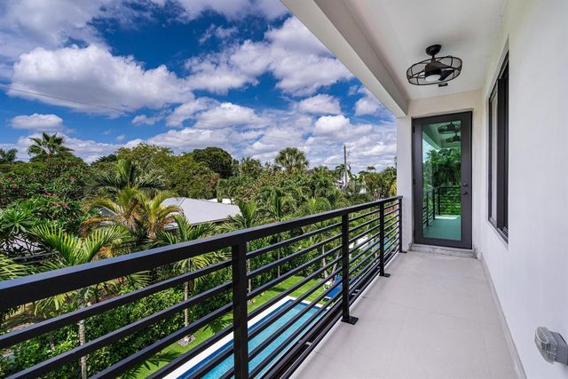719 N Victoria Park Road, Fort Lauderdale, FL 33304