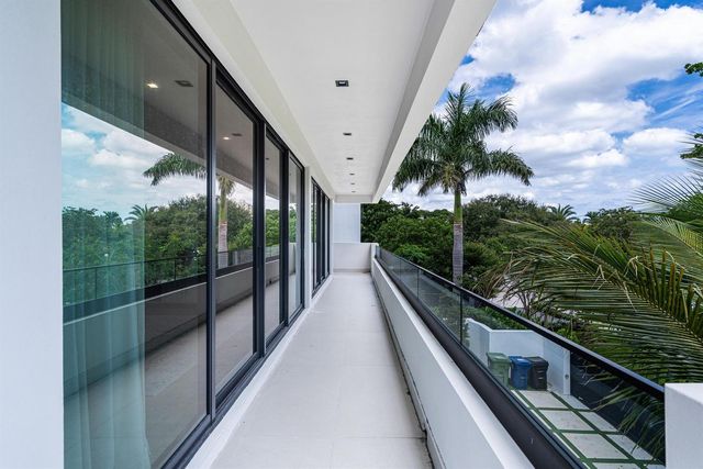 719 N Victoria Park Road, Fort Lauderdale, FL 33304