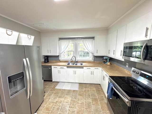 100 Garrison Street, Easley, SC 29640