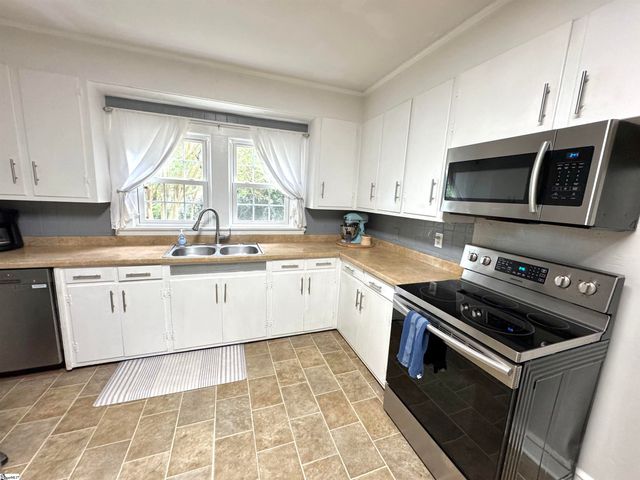100 Garrison Street, Easley, SC 29640