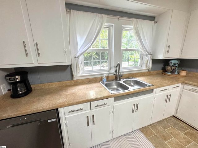 100 Garrison Street, Easley, SC 29640