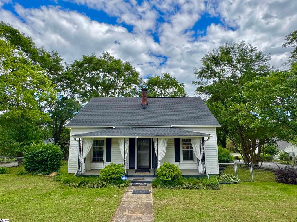 100 Garrison Street, Easley, SC 29640