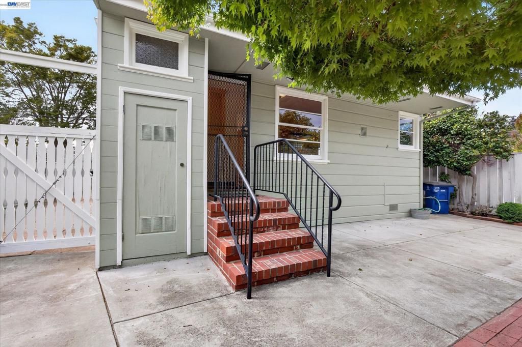 Image 26 of property listing at 1075 Durant Ave, San Leandro, CA 94577