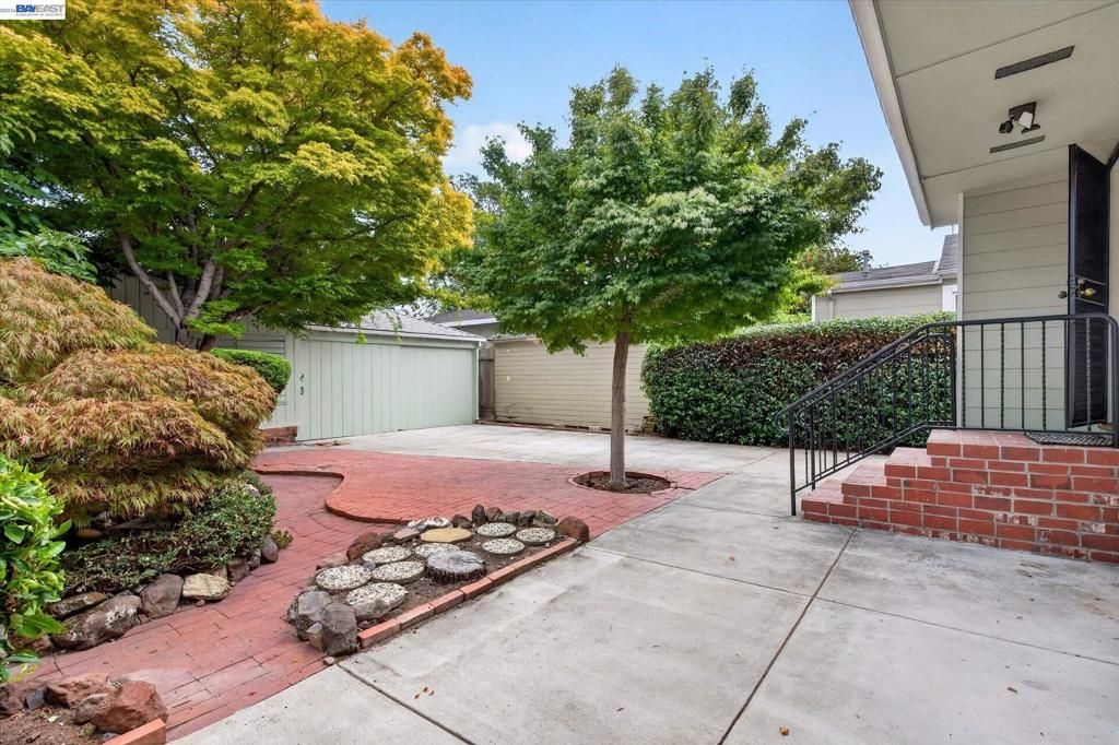 Image 28 of property listing at 1075 Durant Ave, San Leandro, CA 94577