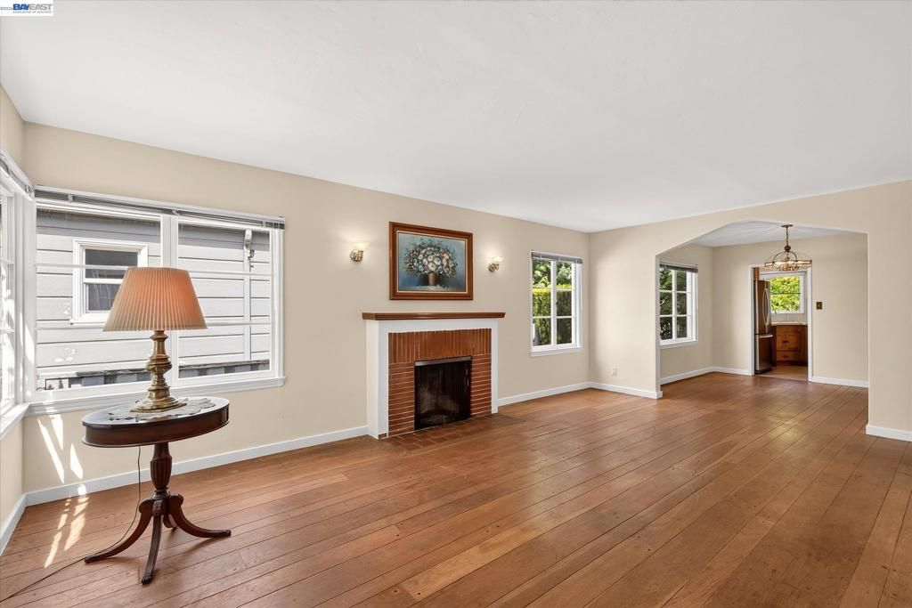 Image 4 of property listing at 1075 Durant Ave, San Leandro, CA 94577