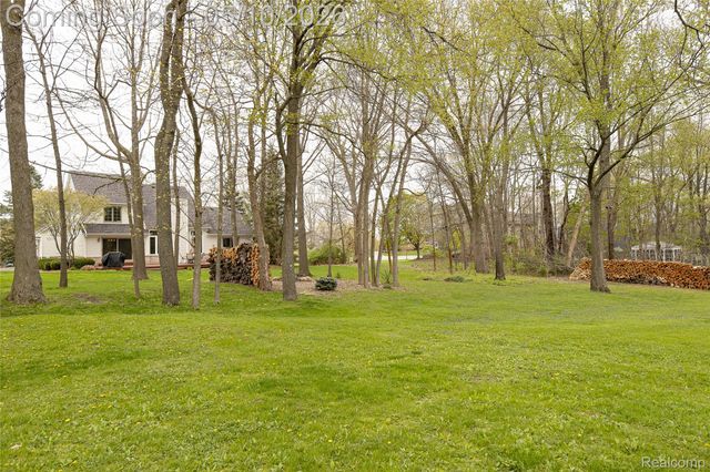 30425 Ridge Court, Lyon Charter Township, MI 48165