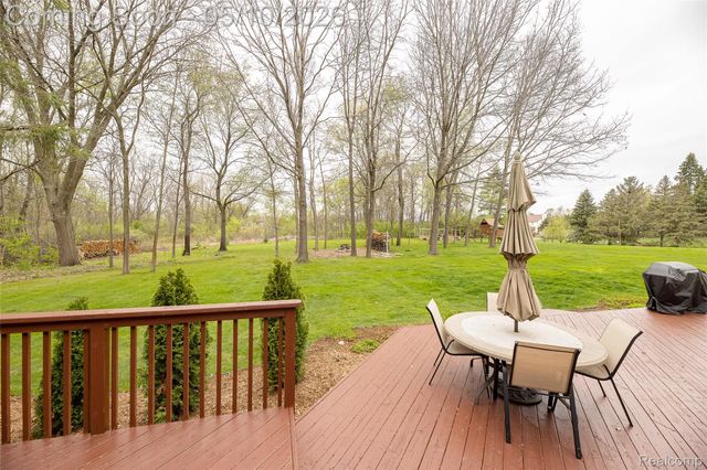 30425 Ridge Court, Lyon Charter Township, MI 48165