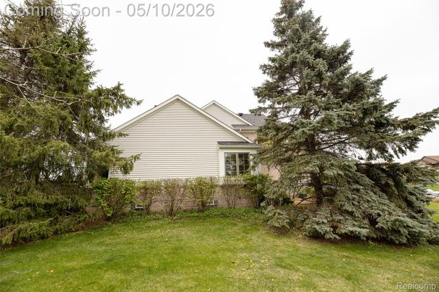30425 Ridge Court, Lyon Charter Township, MI 48165