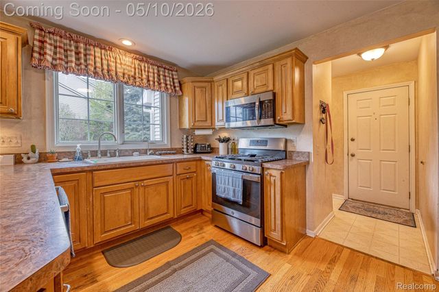 30425 Ridge Court, Lyon Charter Township, MI 48165