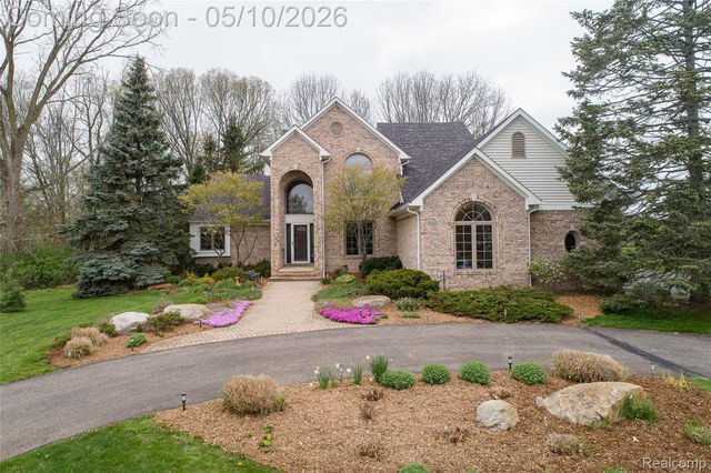 30425 Ridge Court, Lyon Charter Township, MI 48165