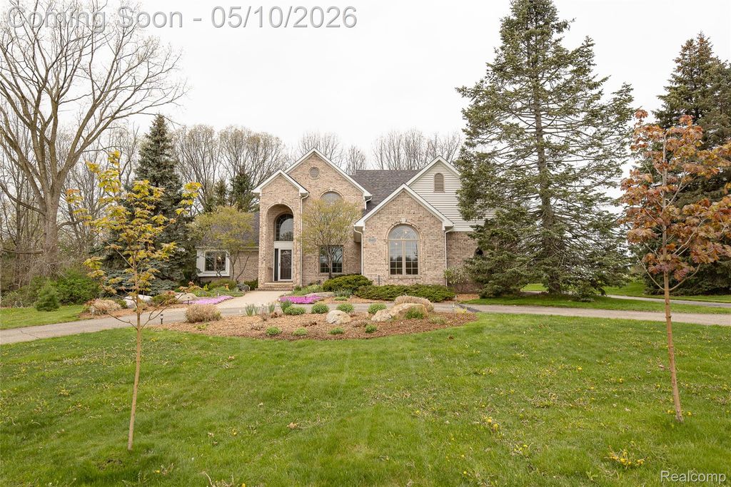 30425 Ridge Court, Lyon Charter Township, MI 48165