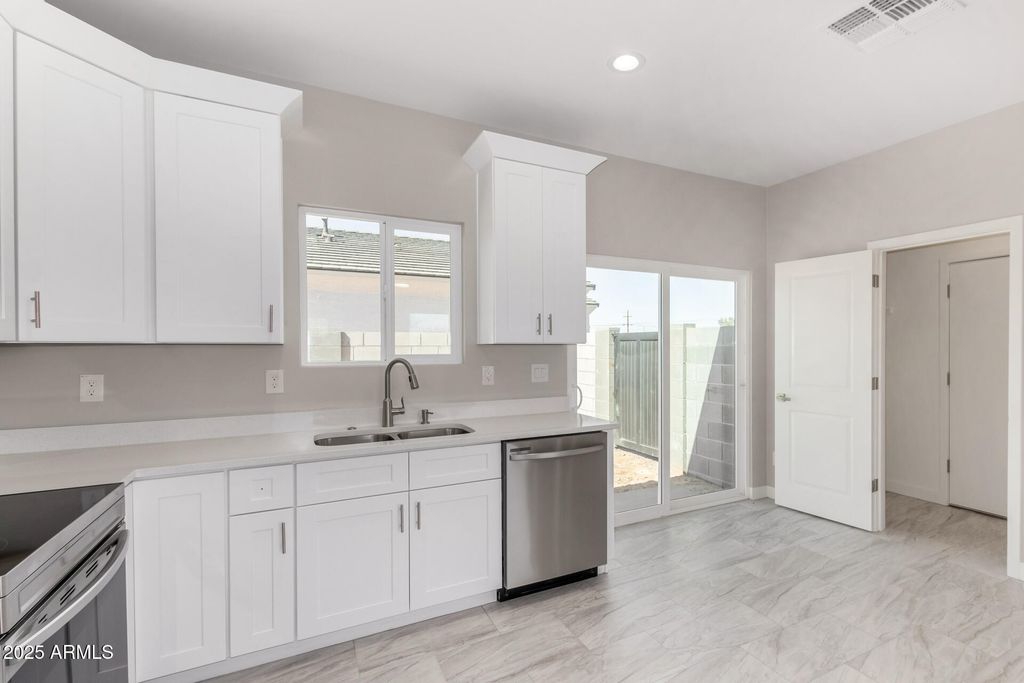 3200 W AGUADERO Drive, Eloy, AZ 85131