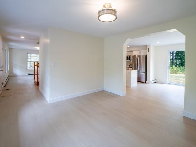 215 Ashumet Rd, Mashpee, MA 02649